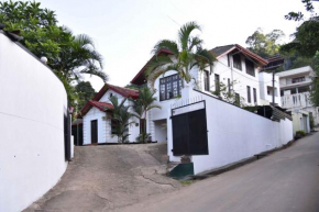 Antique Tourists Lodge